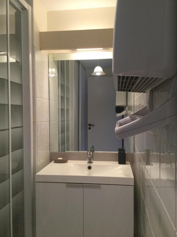 Appartement Centre Ville Pres Du Port Avec Parking Et Wifi ラ・ロシェル エクステリア 写真