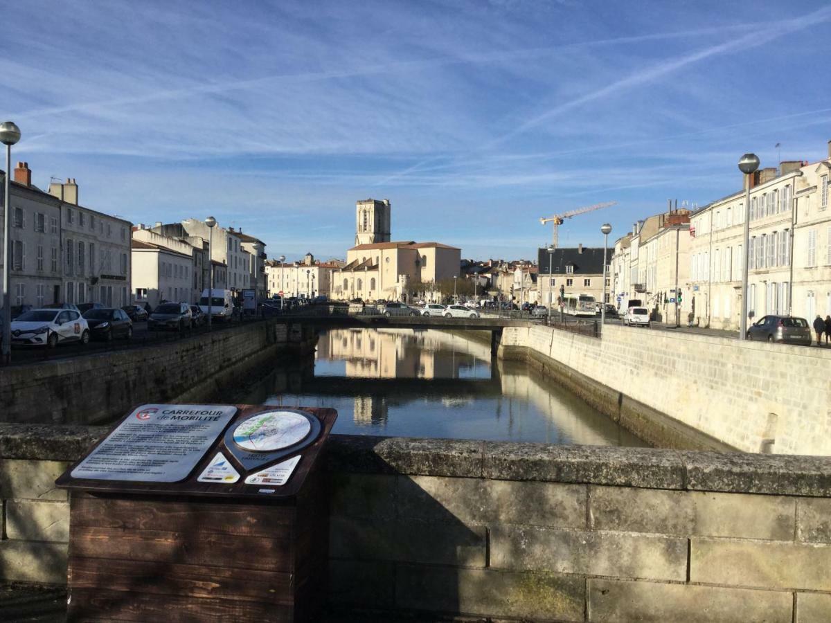 Appartement Centre Ville Pres Du Port Avec Parking Et Wifi ラ・ロシェル エクステリア 写真